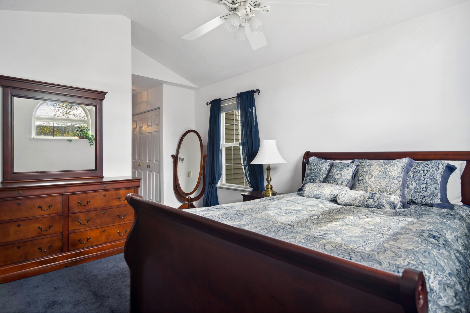 1068 Stillwater Road Elgin, IL 60120 - Photo 10 of 14 Gallery Image 10