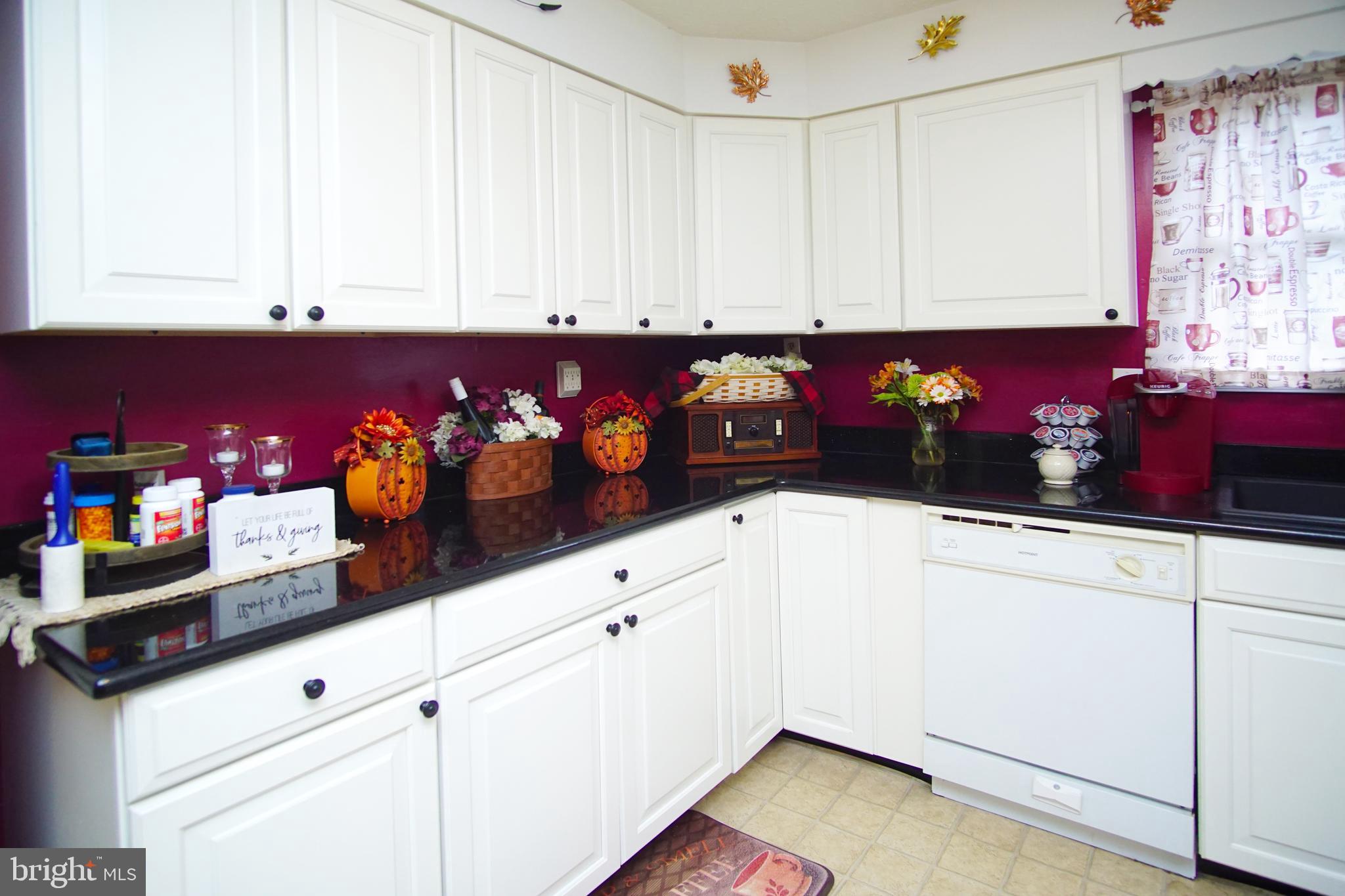12806 Winchester Road Southwest Cumberland, MD 21502 - Photo 17 of 54 Lots of space in this kitchen for you!