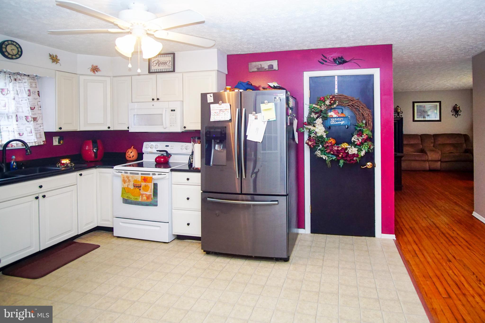 12806 Winchester Road Southwest Cumberland, MD 21502 - Photo 20 of 54 LOVE the openness of this kitchen and dining room!