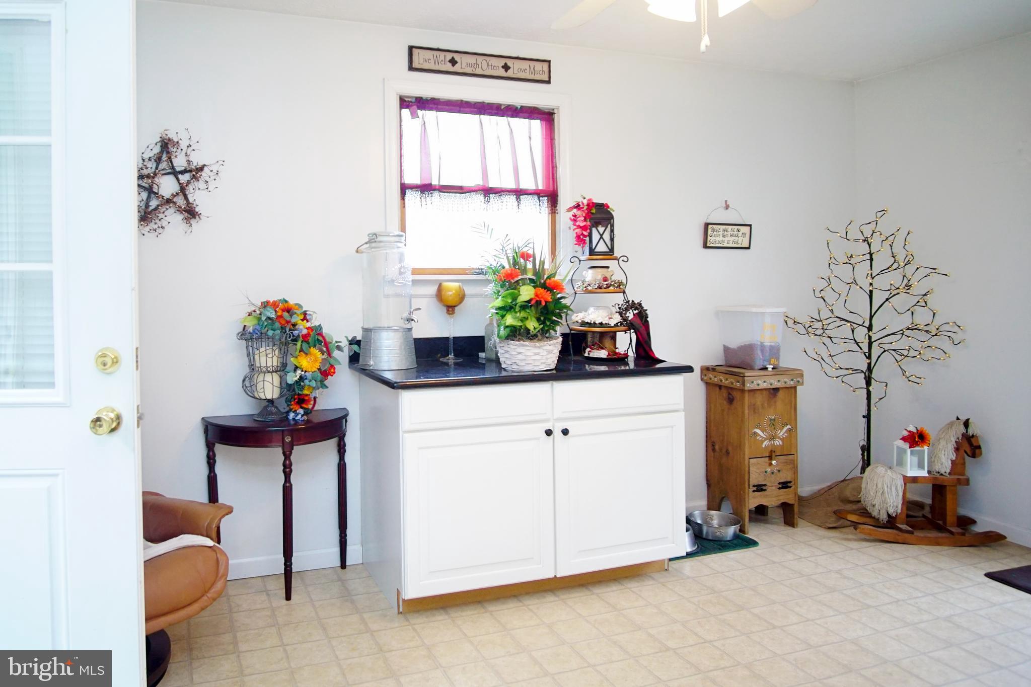 12806 Winchester Road Southwest Cumberland, MD 21502 - Photo 26 of 54 Laundry/mudroom