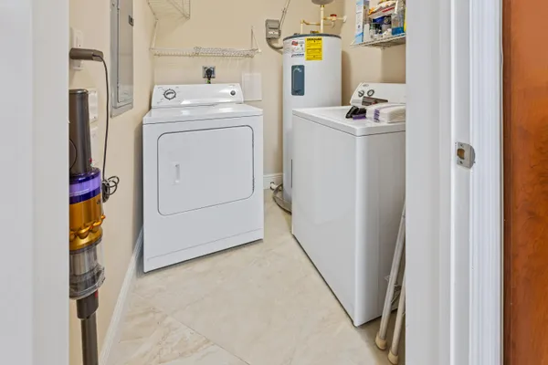 $2,800 | 275 Northwest Flagler Avenue, Unit 205, Stuart, FL 34994