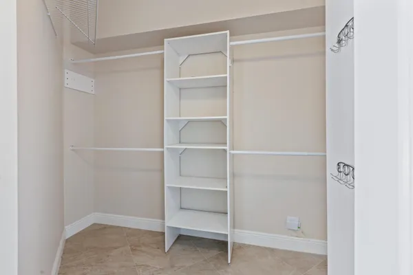 $2,800 | 275 Northwest Flagler Avenue, Unit 205, Stuart, FL 34994