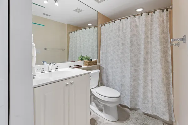 $2,800 | 275 Northwest Flagler Avenue, Unit 205, Stuart, FL 34994