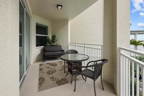 $2,800 | 275 Northwest Flagler Avenue, Unit 205, Stuart, FL 34994