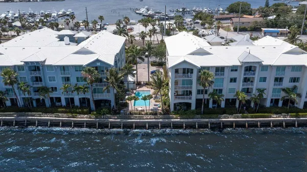 $2,800 | 275 Northwest Flagler Avenue, Unit 205, Stuart, FL 34994