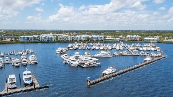 $2,800 | 275 Northwest Flagler Avenue, Unit 205, Stuart, FL 34994