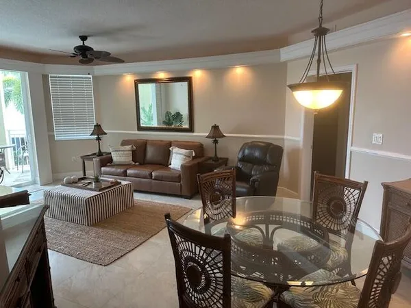 $2,800 | 275 Northwest Flagler Avenue, Unit 205, Stuart, FL 34994