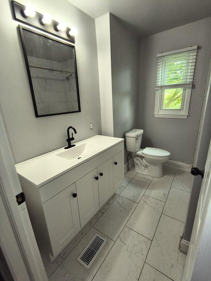 6277 Corunna Road Flint, MI 48532 - Photo 14 of 44 LBVMRuznROuin7ugXUVApw