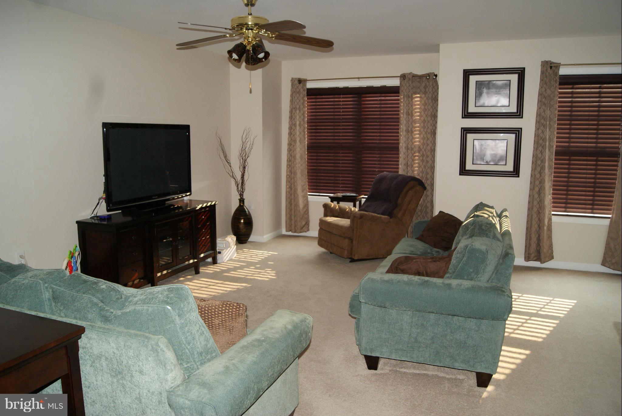 108 Lance Street Ranson, WV 25438 - Photo 3 of 18 Living Room