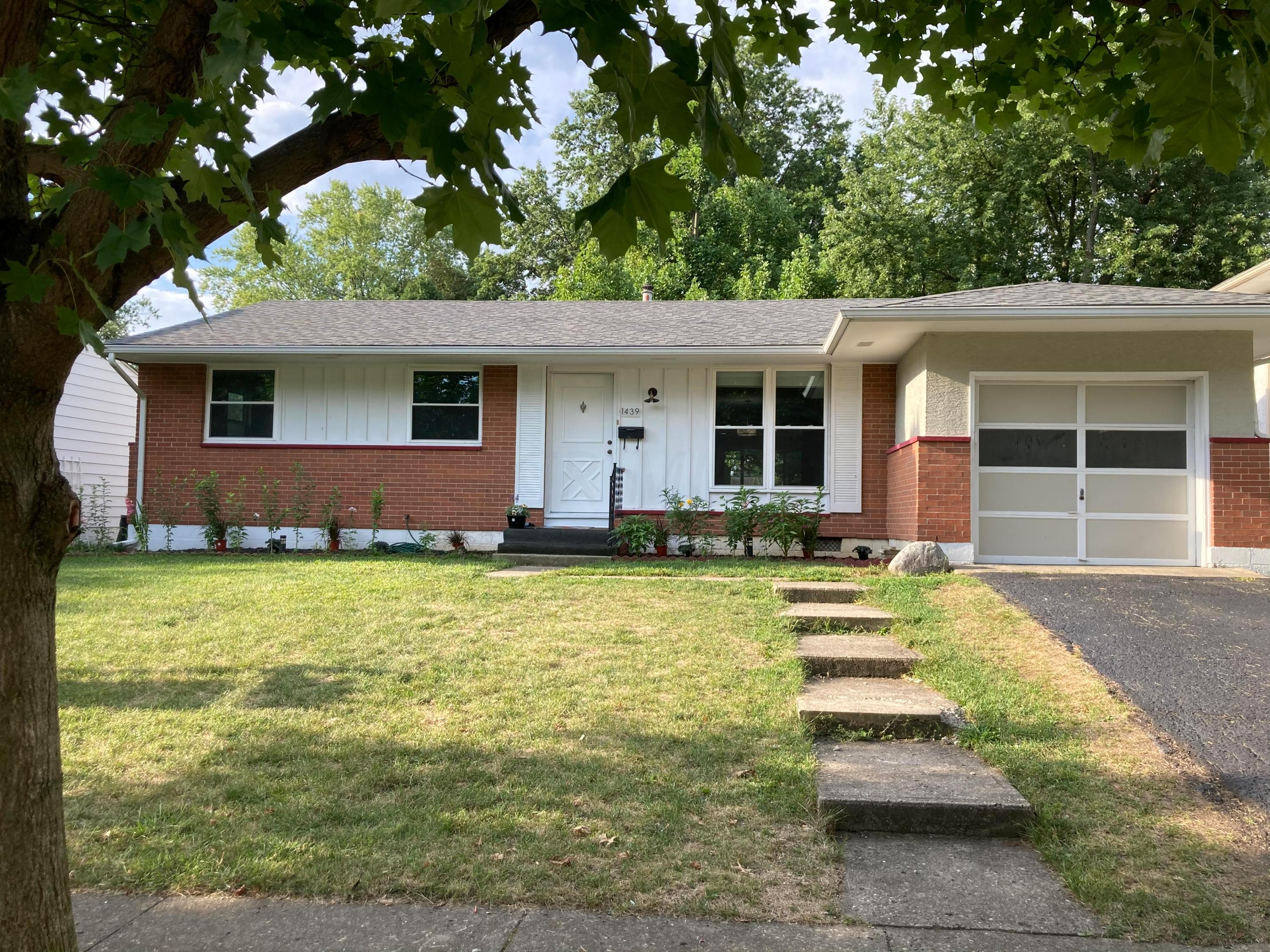 1439 Thurell Road Columbus, OH 43229 - Photo 1 of 9 Gallery Image 1