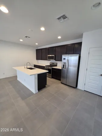 $2,100 | 25233 North 141st Avenue, Surprise, AZ 85387