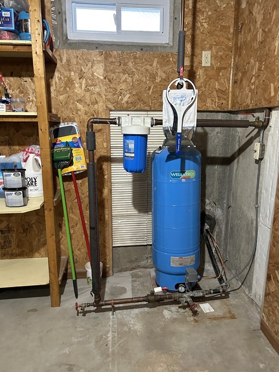 59 Paradise Lake Road Monson, MA 01057 - Photo 22 of 30 a room with gym equipment