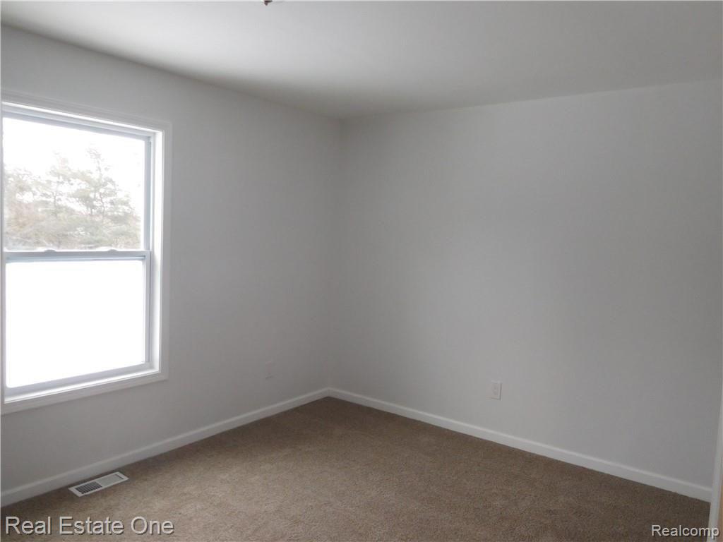 8755 Henry Road Pinckney, MI 48169 - Photo 18 of 35 DSCN1834.JPG