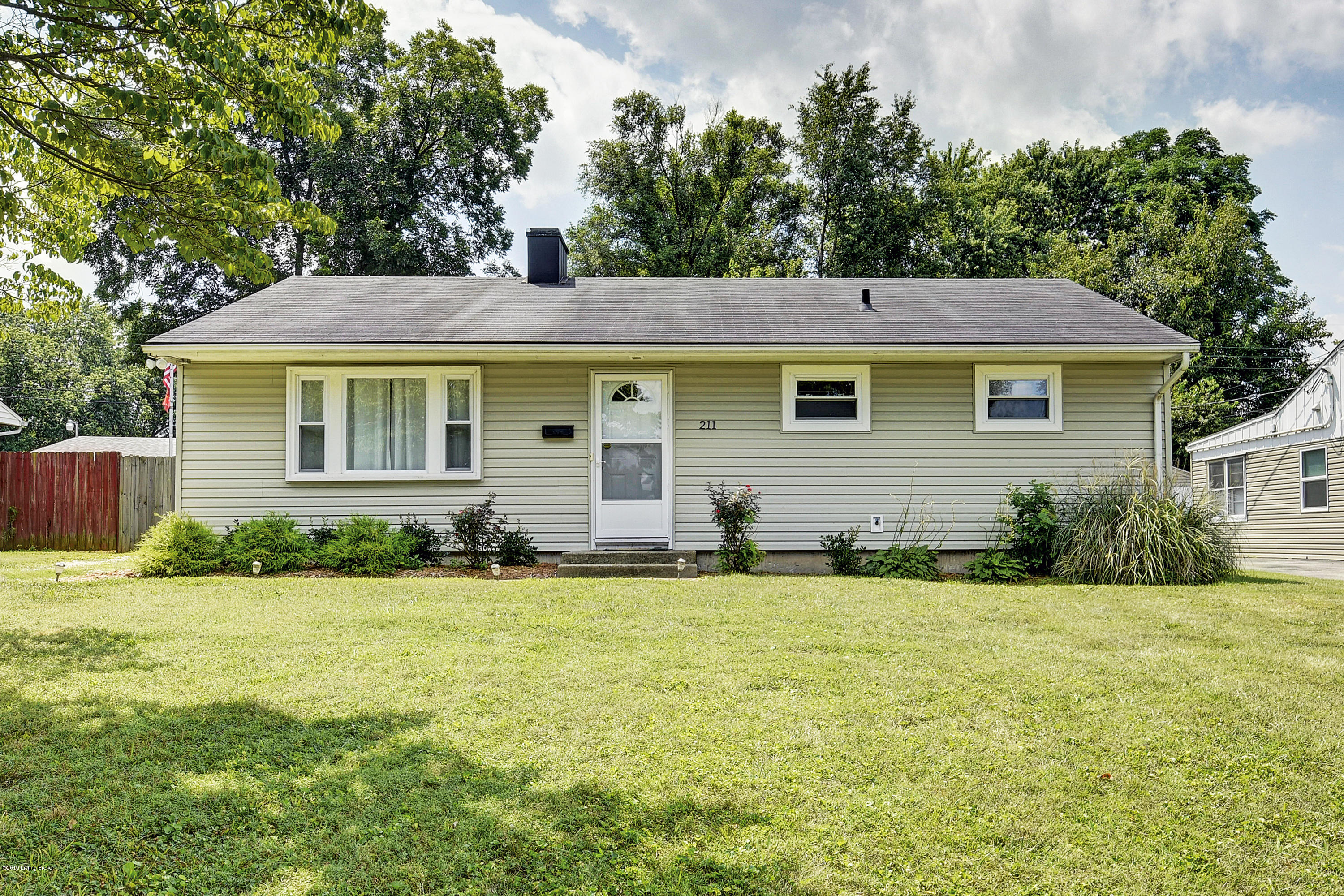 211 Redding Road Louisville, KY 40218 - Photo 1 of 21 211 Redding Rd