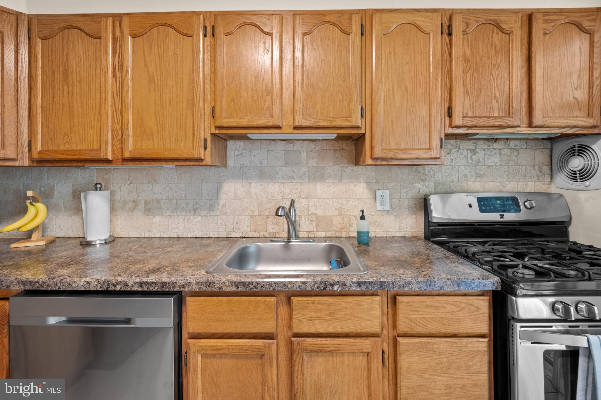 428 Kent Road Springfield, PA 19064 - Photo 11 of 33 Kitchen