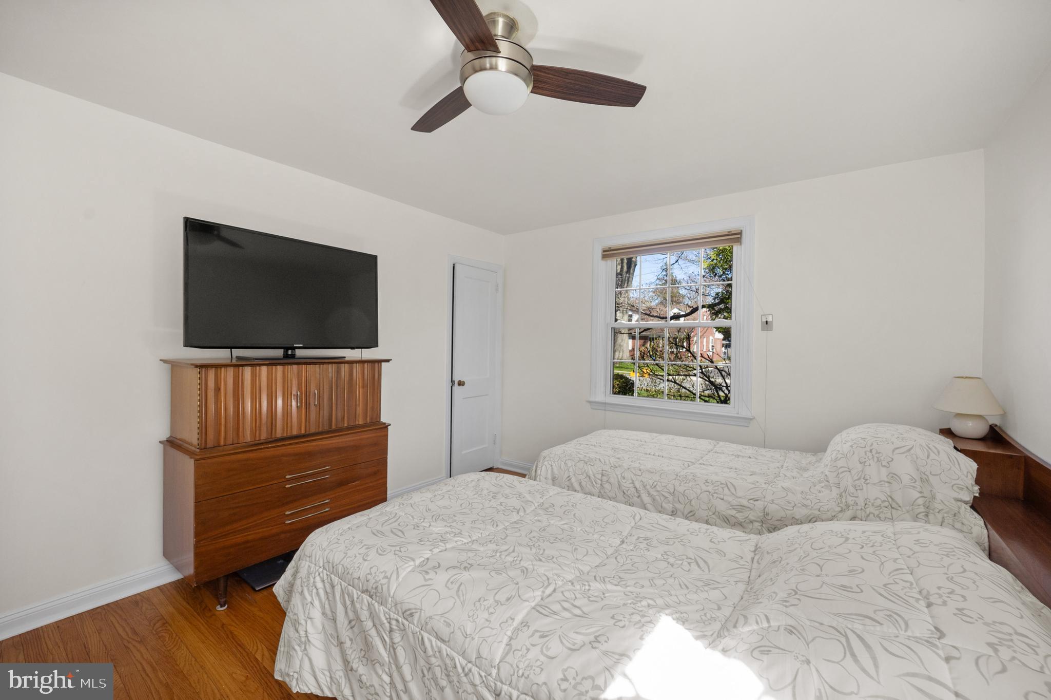 428 Kent Road Springfield, PA 19064 - Photo 16 of 33 1st floor bedrooom