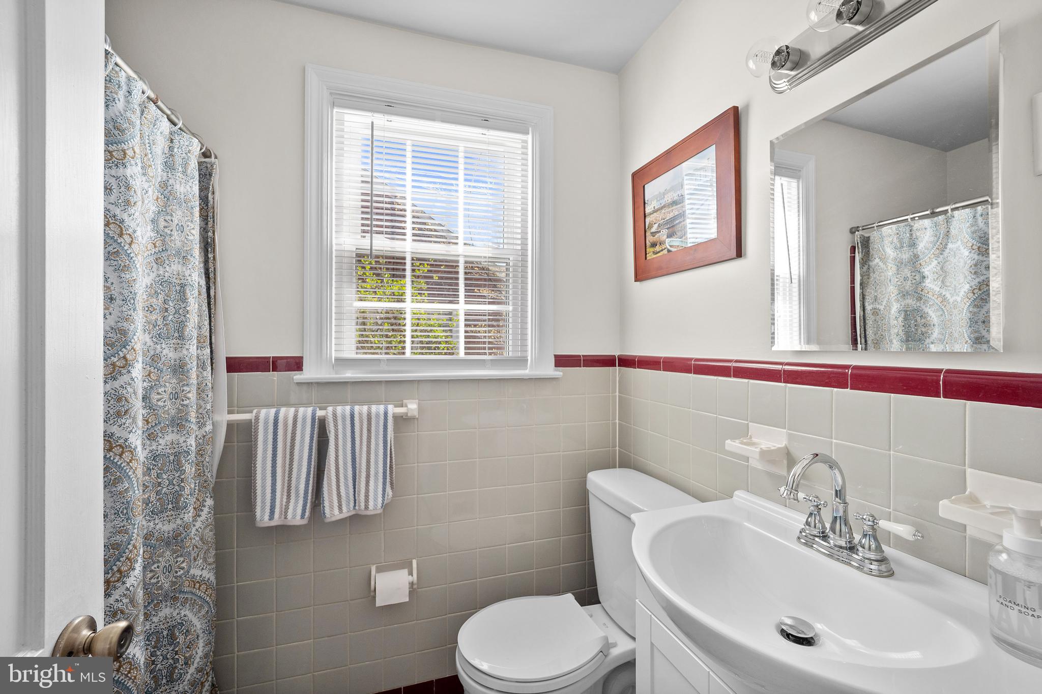 428 Kent Road Springfield, PA 19064 - Photo 18 of 33 1st floor full bath