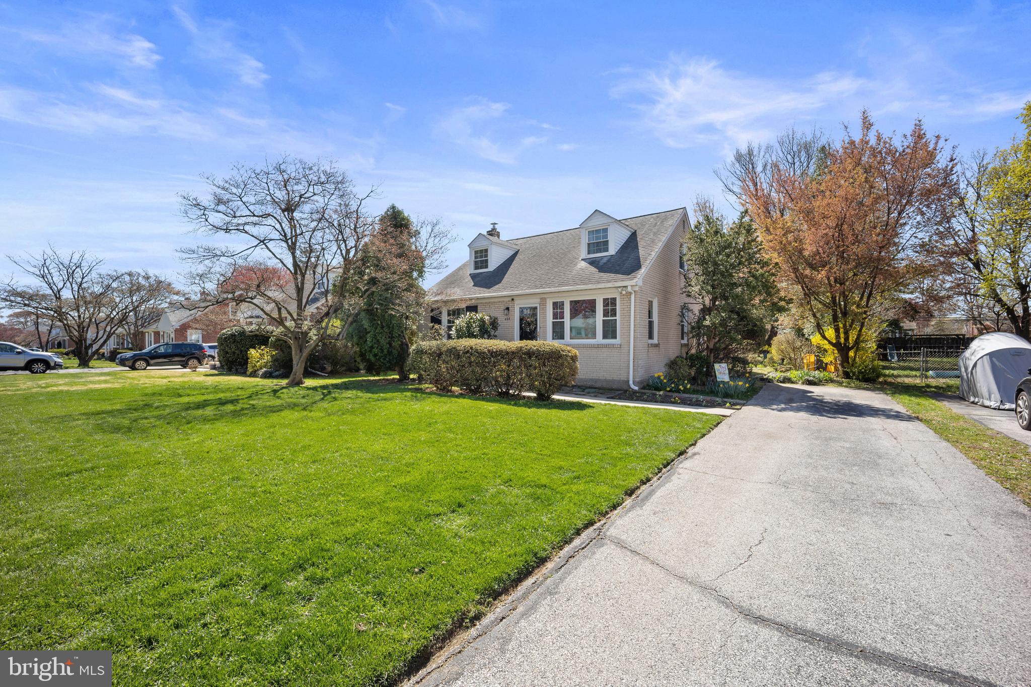 428 Kent Road Springfield, PA 19064 - Photo 2 of 33 Private Driveway