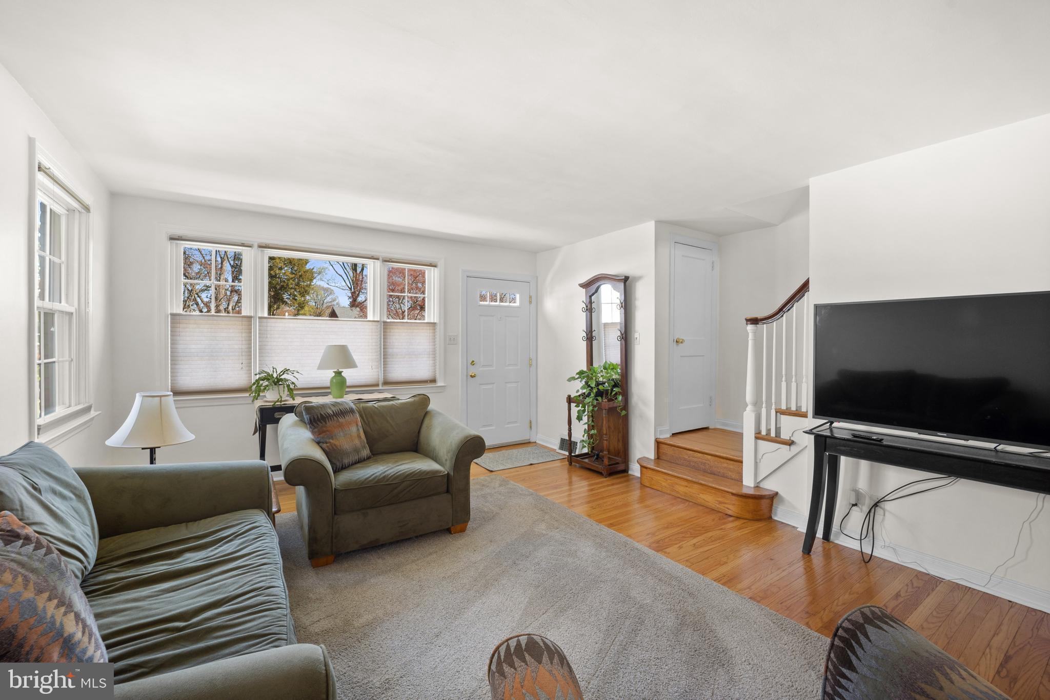 428 Kent Road Springfield, PA 19064 - Photo 5 of 33 Living Room