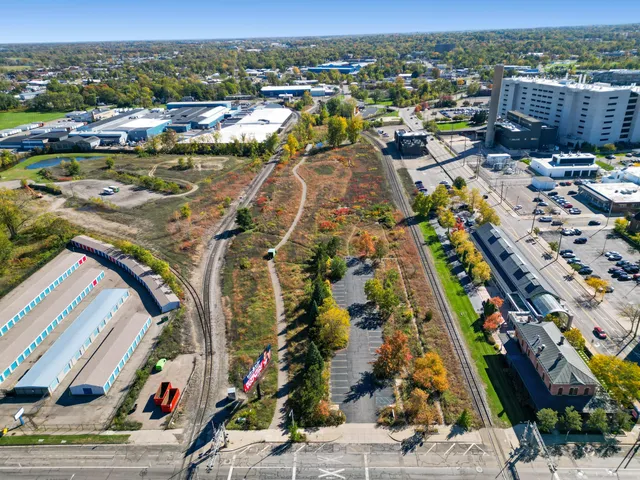 $200,000 | 426 East Michigan Avenue, Kalamazoo, MI 49001