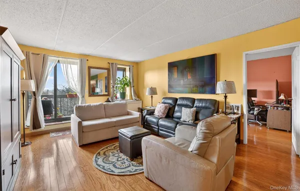 $550,000 | 1376 Midland Avenue, Unit 810, Bronxville, NY 10708