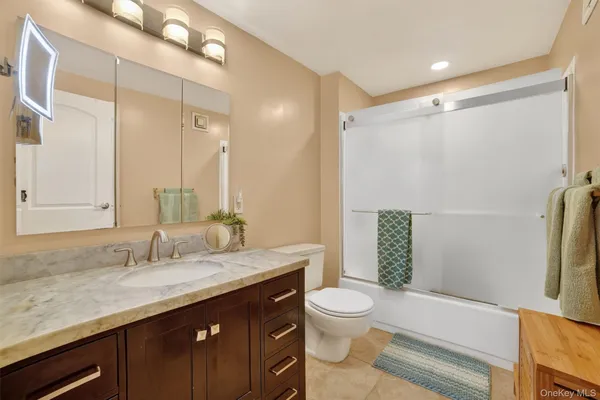 $550,000 | 1376 Midland Avenue, Unit 810, Bronxville, NY 10708