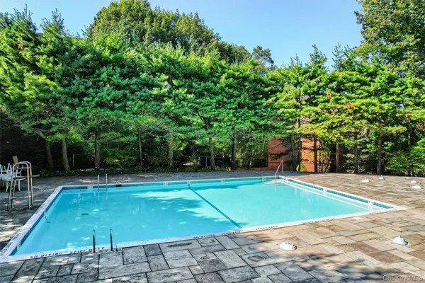 $550,000 | 1376 Midland Avenue, Unit 810, Bronxville, NY 10708