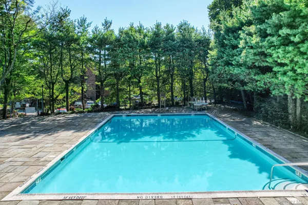 $550,000 | 1376 Midland Avenue, Unit 810, Bronxville, NY 10708