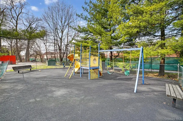 $550,000 | 1376 Midland Avenue, Unit 810, Bronxville, NY 10708