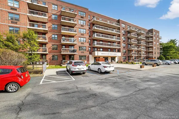 $550,000 | 1376 Midland Avenue, Unit 810, Bronxville, NY 10708