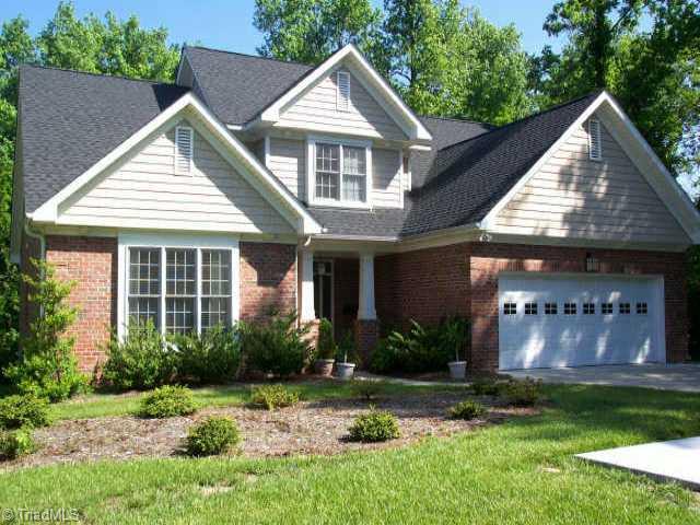 910 Chestnut Drive High Point, NC 27262 - Photo 1 of 8 Exterior Front.