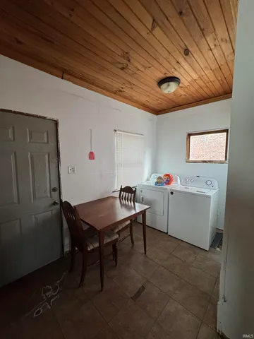 $34,900 | 31 South Union Street, Redkey, IN 47373