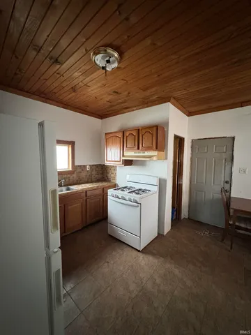 $34,900 | 31 South Union Street, Redkey, IN 47373