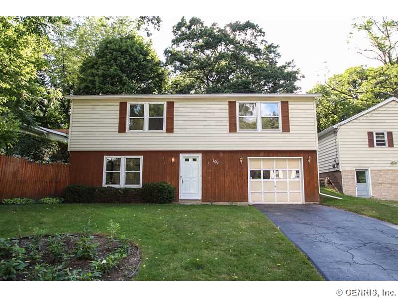 101 Seacliffe Road Irondequoit, NY 14622 - Photo 1 of 1 Exterior Front.