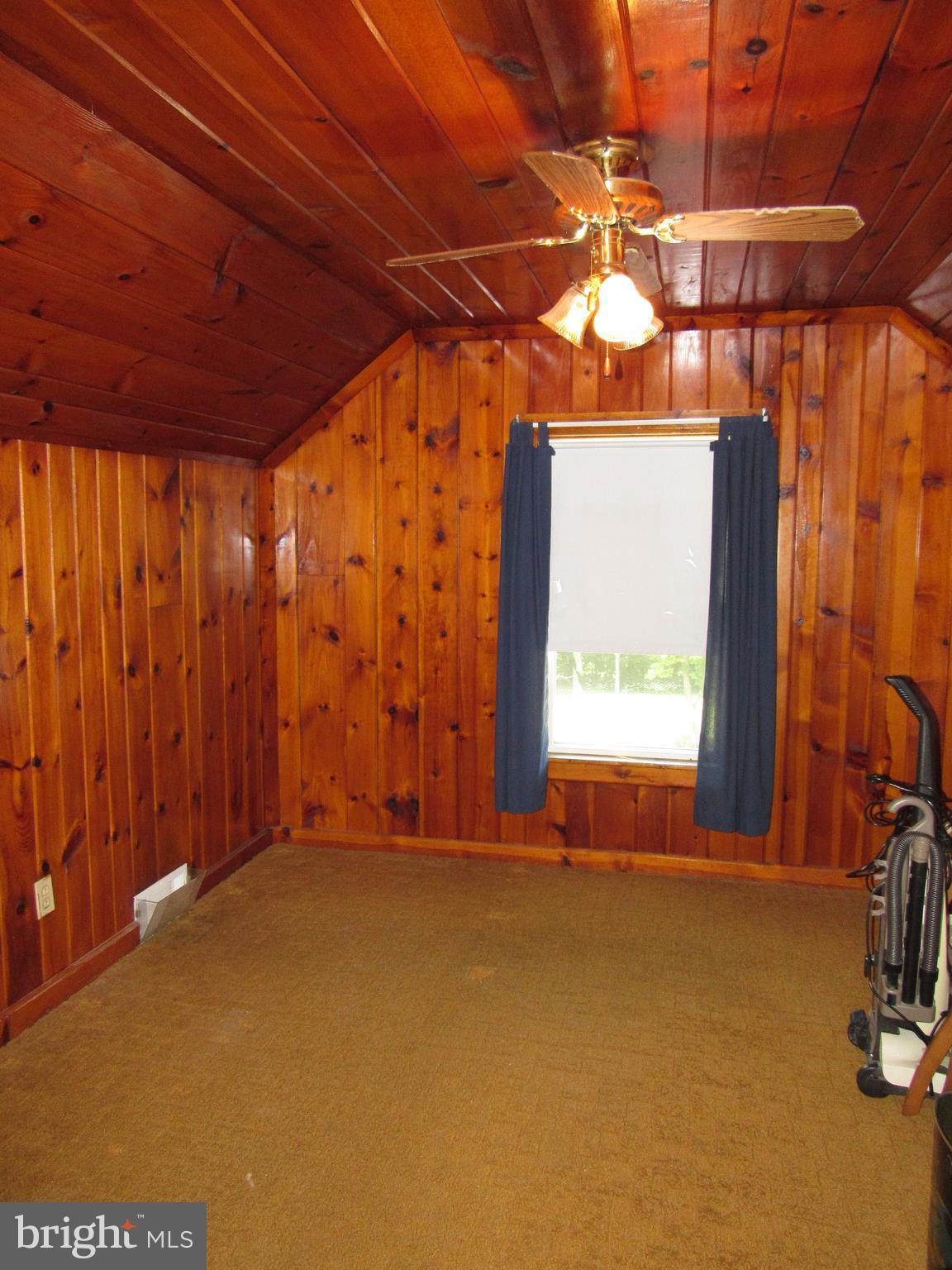 13206 Edgemont Road Smithsburg, MD 21783 - Photo 15 of 29 Bedroom