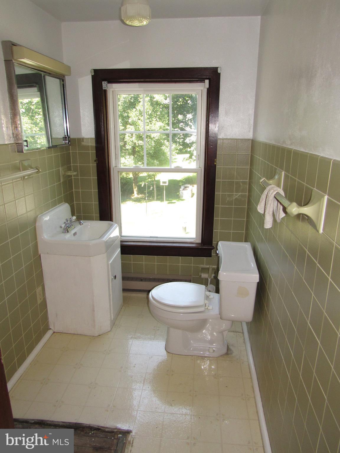 13206 Edgemont Road Smithsburg, MD 21783 - Photo 16 of 29 Bath upstairs, just needs shower surround