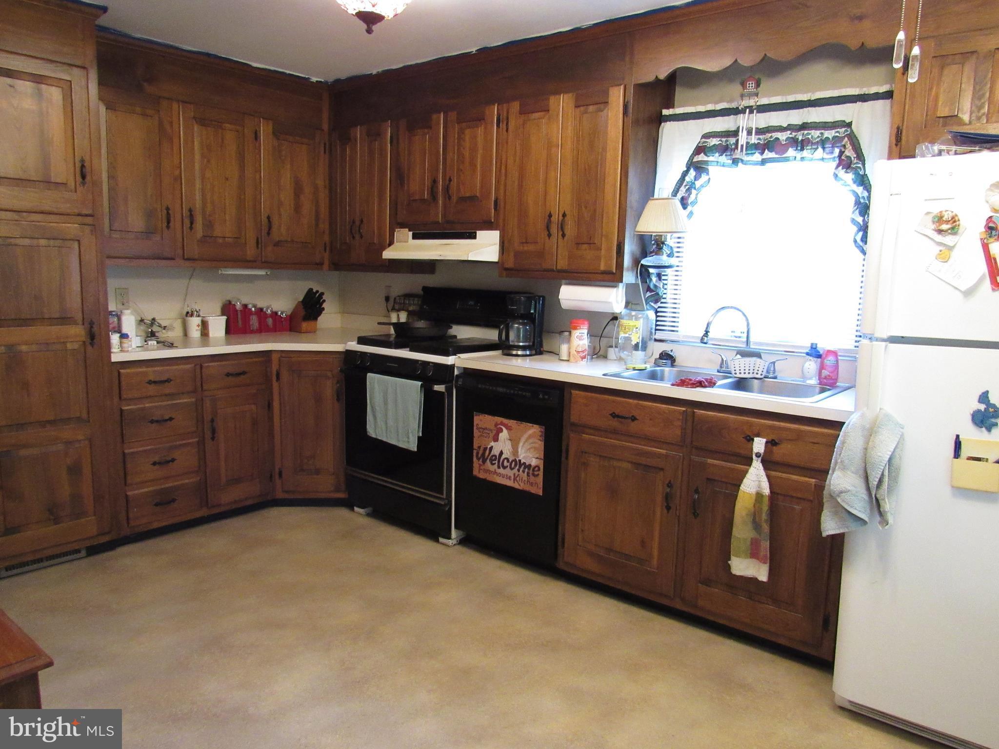 13206 Edgemont Road Smithsburg, MD 21783 - Photo 4 of 29 Kitchen