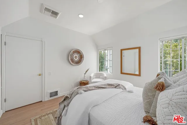 $7,500 | 9677 Charleville Boulevard, Beverly Hills, CA 90212