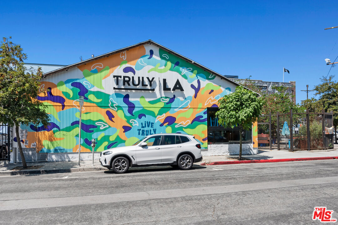 629 Traction Avenue, Unit 507 Los Angeles, CA 90013 - Photo 51 of 52 a car parked in front of a building