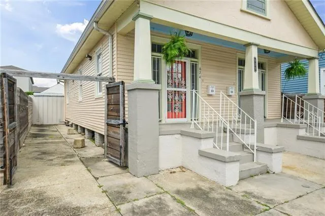 $1,250 | 626 Ninth Street, New Orleans, LA 70115