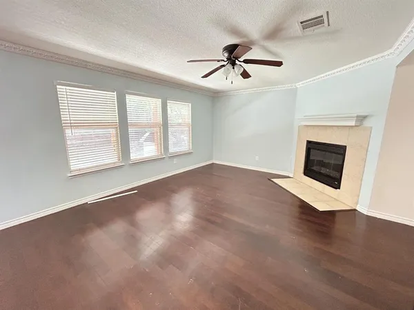 $2,800 | 8008 Hidden Oaks Drive, Fort Worth, TX 76120