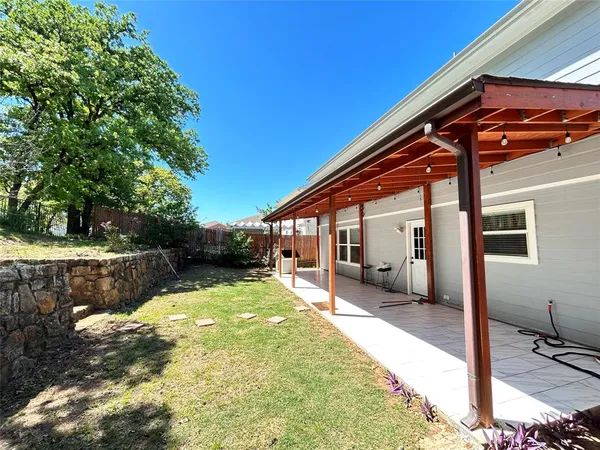 $2,800 | 8008 Hidden Oaks Drive, Fort Worth, TX 76120