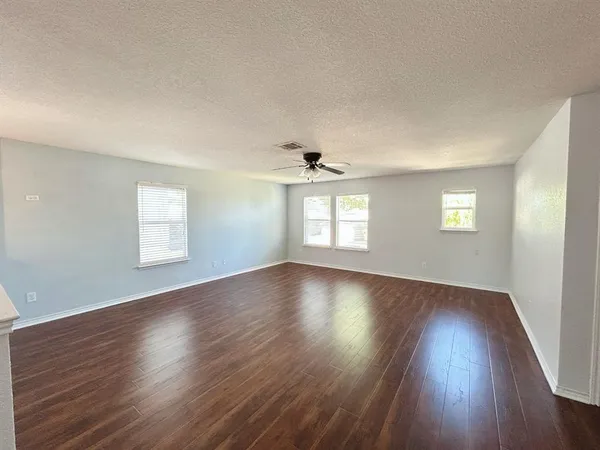 $2,800 | 8008 Hidden Oaks Drive, Fort Worth, TX 76120