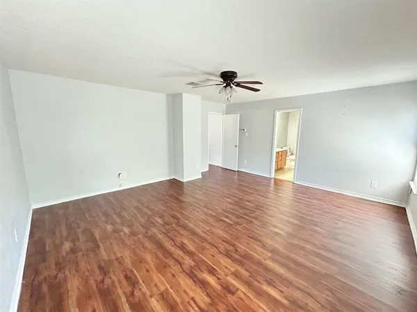 $2,800 | 8008 Hidden Oaks Drive, Fort Worth, TX 76120