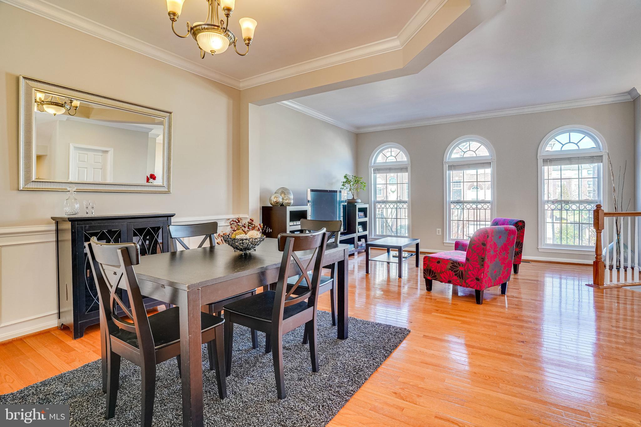 9138 Furey Road Lorton, VA 22079 - Photo 8 of 58 Elegant Ceiling with Crown Molding and Chair Rail