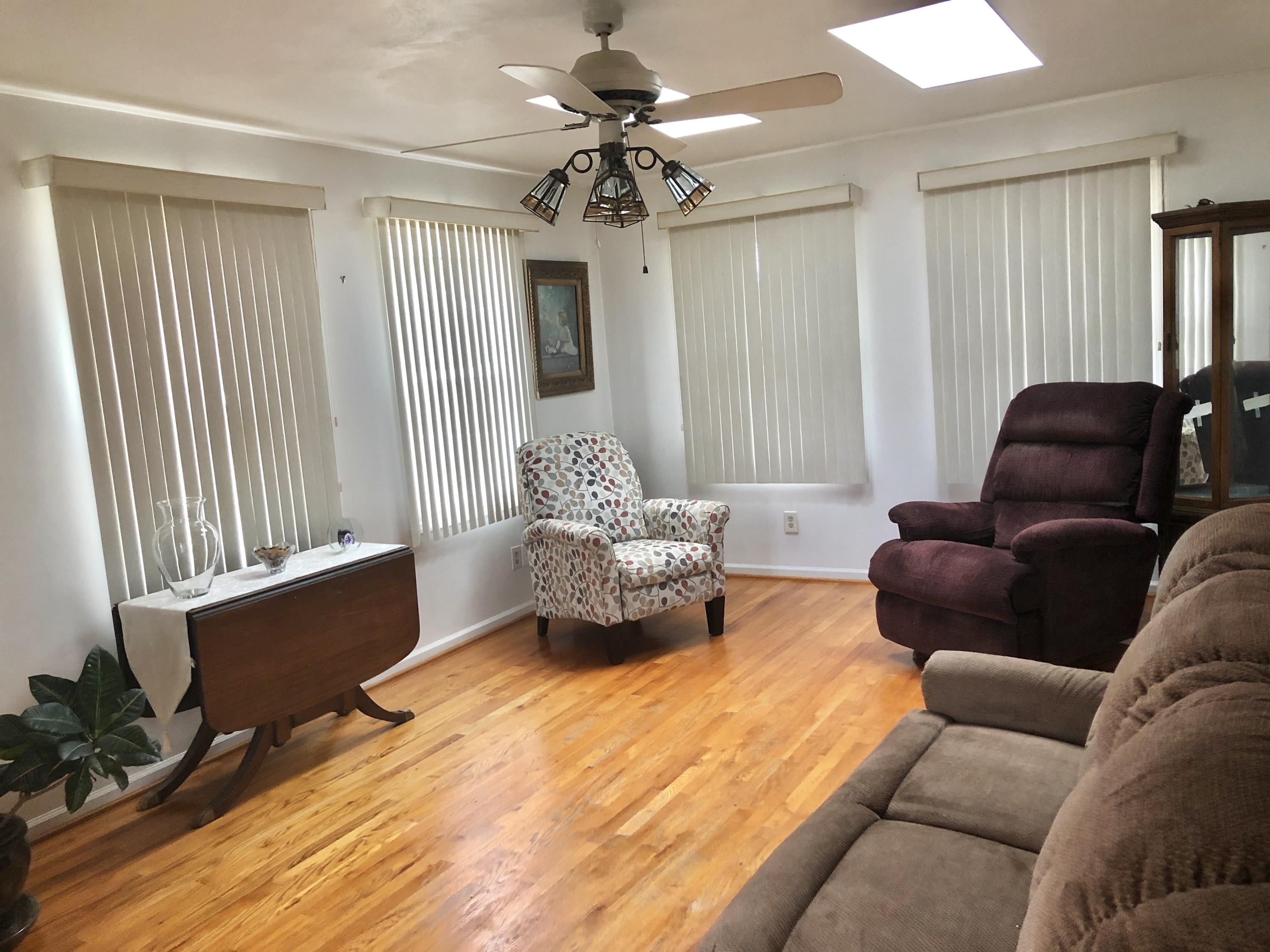 502 Water Oak Road Roanoke, VA 24019 - Photo 3 of 31 F3E8B30A-14BC-437A-8089-A2312A7B234D