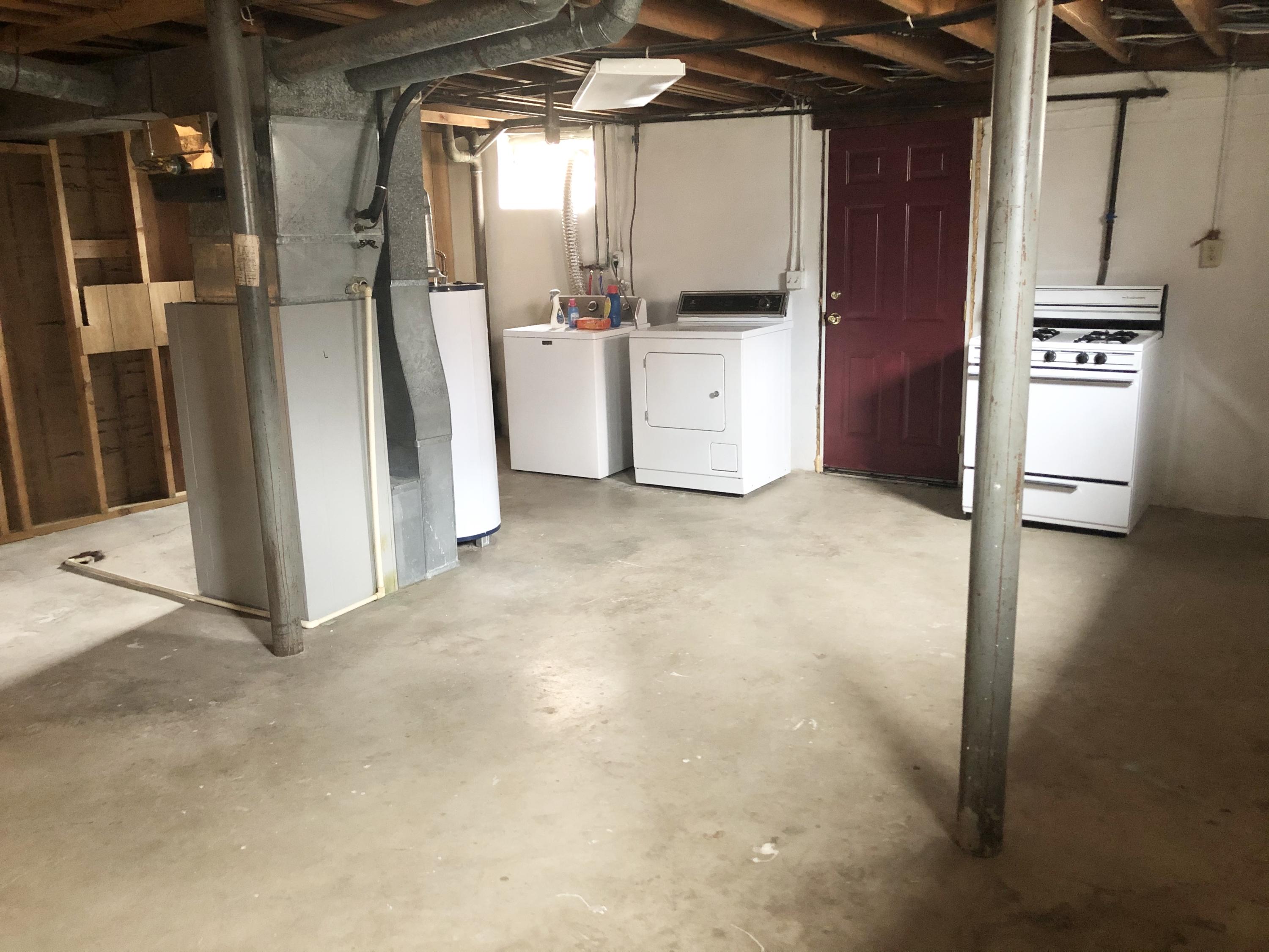 502 Water Oak Road Roanoke, VA 24019 - Photo 27 of 31 E5C4ABF2-4D17-4A94-98C6-1458463E739D