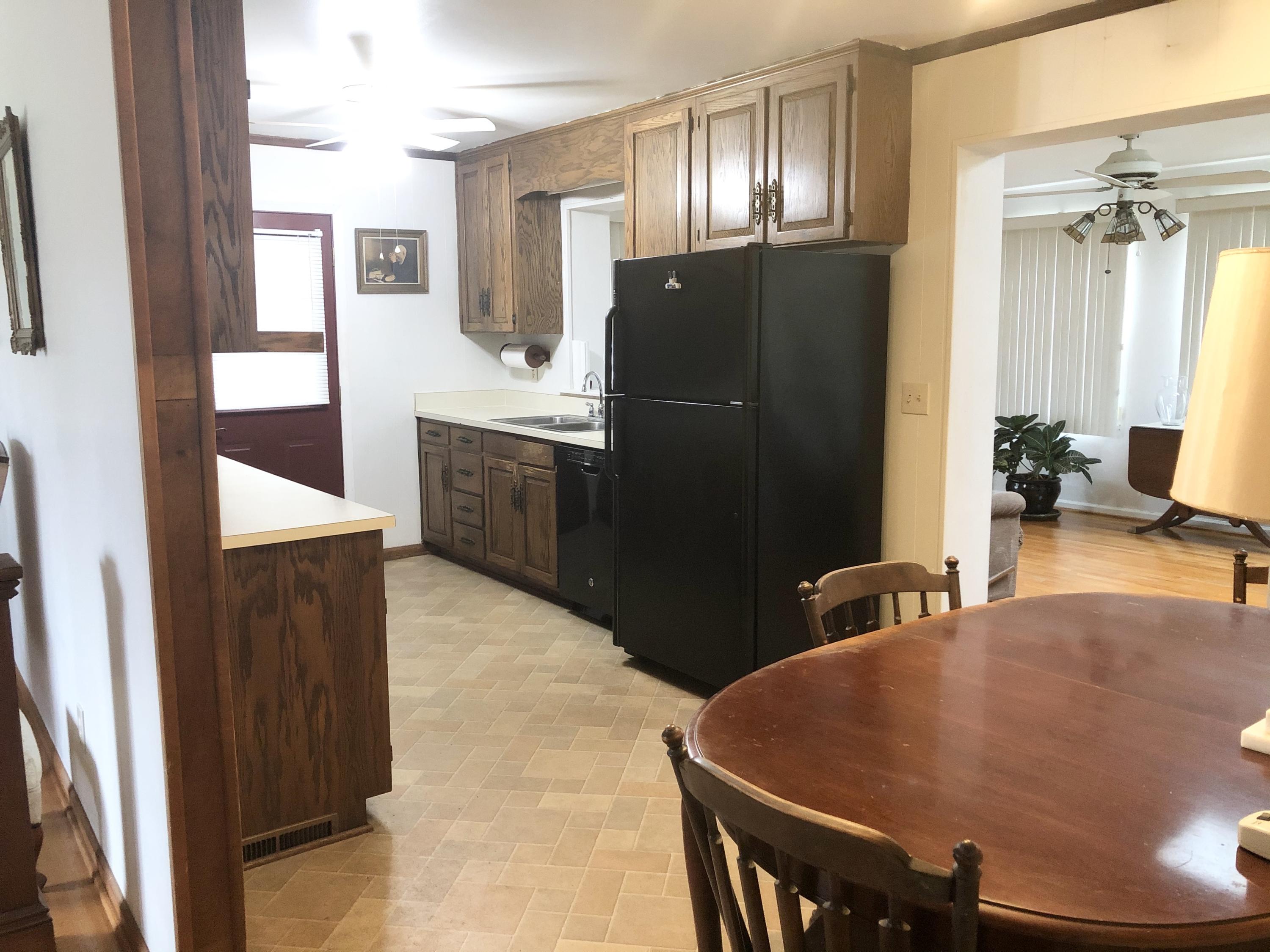 502 Water Oak Road Roanoke, VA 24019 - Photo 7 of 31 857B06F8-51FD-4ECC-8773-51AFC4FE059A