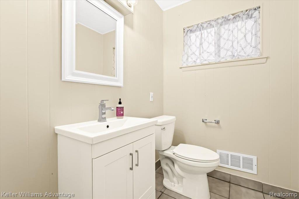 4801 Rioview Drive Clarkston, MI 48346 - Photo 15 of 28