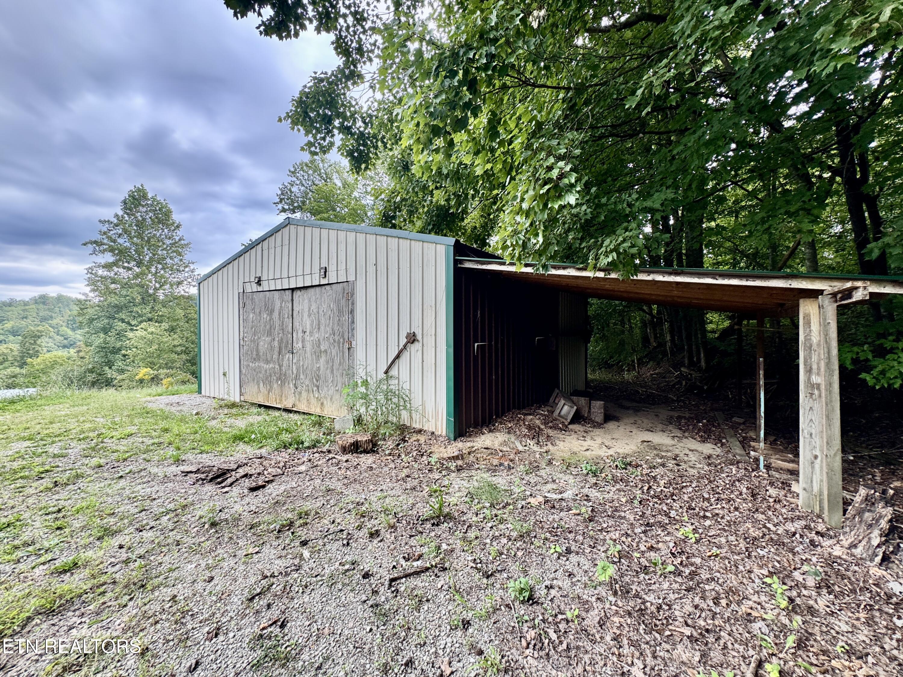 265 Sandy Gap Road Pioneer, TN 37847 - Photo 13 of 37 1-13
